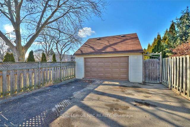 5 Cypress St, House detached with 3 bedrooms, 2 bathrooms and 10 parking in St. Catharines ON | Image 12