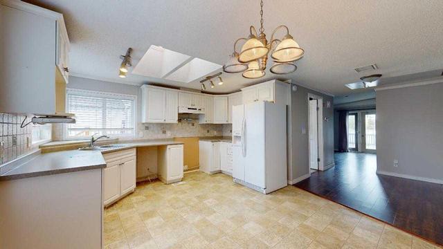 553 Mckinlay Crescent, House detached with 3 bedrooms, 2 bathrooms and 3 parking in Wood Buffalo AB | Image 3