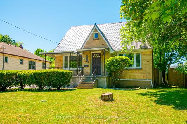 105 Appel St, House detached with 4 bedrooms, 2 bathrooms and 7 parking in London ON | Image 1