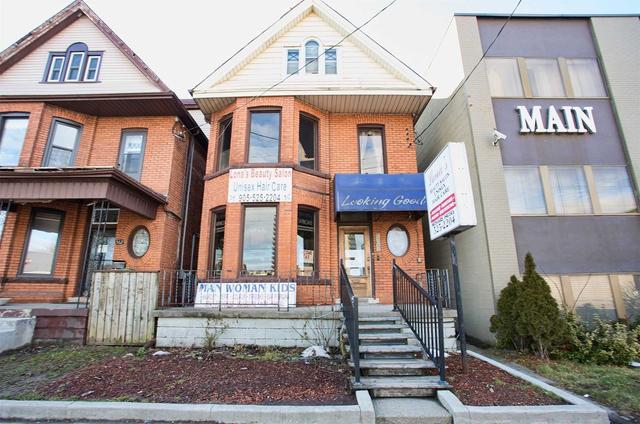 560 Main St E, House detached with 3 bedrooms, 2 bathrooms and 3 parking in Hamilton ON | Image 1