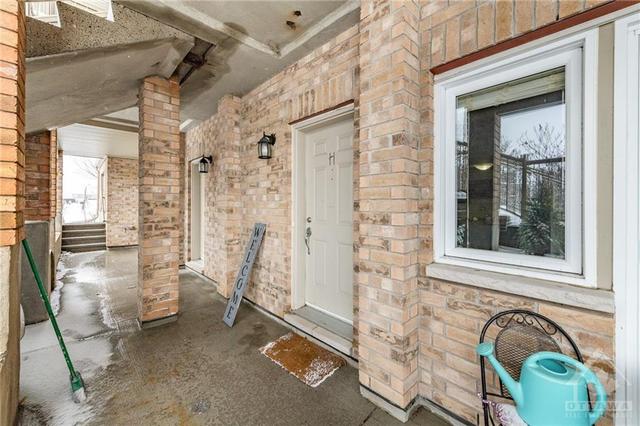 h - 366 Wood Acres Grove, Condo with 2 bedrooms, 1 bathrooms and 1 parking in Ottawa ON | Image 3