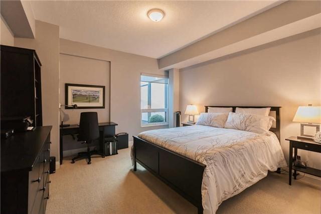 701 - 1 Hurontario St, Condo with 2 bedrooms, 2 bathrooms and 1 parking in Mississauga ON | Image 11
