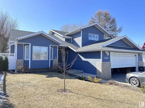 10824 106a, House detached with 4 bedrooms, 3 bathrooms and 5 parking in Westlock AB | Card Image