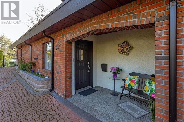943 Forshaw Rd, House detached with 3 bedrooms, 3 bathrooms and 6 parking in Esquimalt BC | Image 6