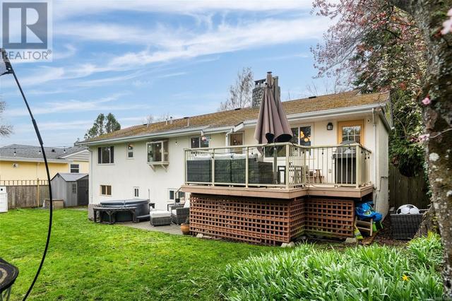 2764 Dorset Rd, House detached with 3 bedrooms, 2 bathrooms and 2 parking in Oak Bay BC | Image 33