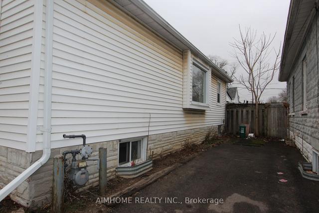 210 Lake St, House detached with 2 bedrooms, 1 bathrooms and 4 parking in St. Catharines ON | Image 20