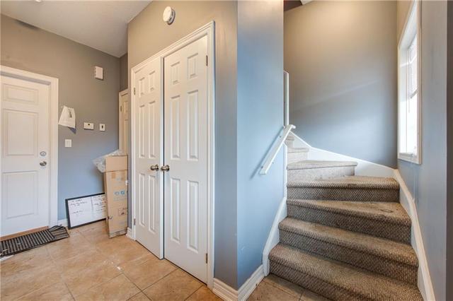 9 Chestnut Street E, House semidetached with 7 bedrooms, 3 bathrooms and 1 parking in St. Catharines ON | Image 2