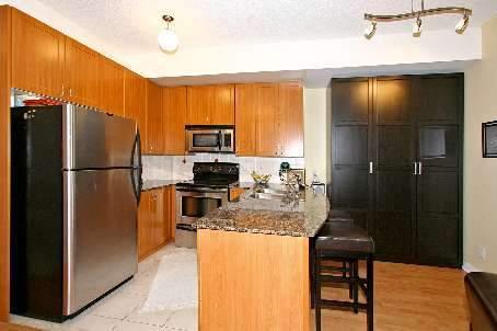 th27 - 70 Carr St, Townhouse with 2 bedrooms, 1 bathrooms and null parking in Toronto ON | Image 6