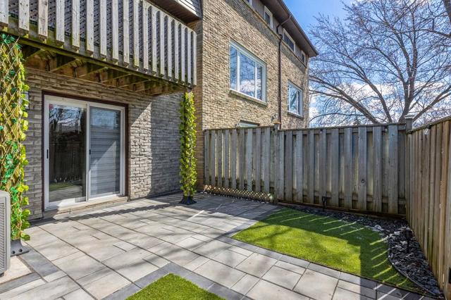 3 - 985 Limeridge Rd E, Townhouse with 3 bedrooms, 2 bathrooms and 2 parking in Hamilton ON | Image 20