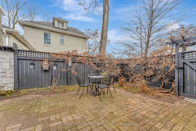 124 Chisholm St, House detached with 2 bedrooms, 2 bathrooms and 6 parking in Oakville ON | Image 14