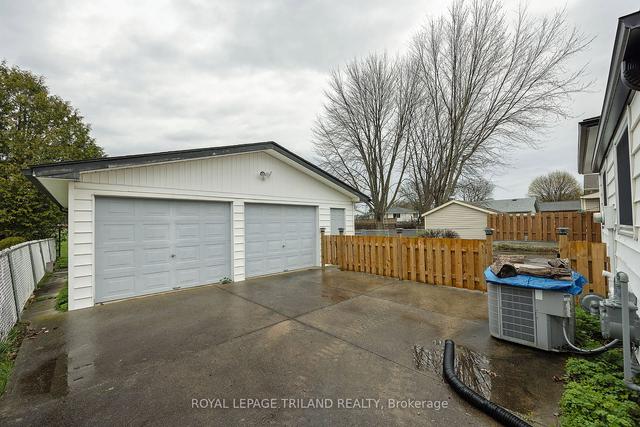 1009 Osgoode Dr, House detached with 3 bedrooms, 2 bathrooms and 6 parking in London ON | Image 22