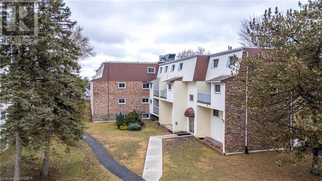 309 - 1010 Pembridge Crescent, Condo with 2 bedrooms, 1 bathrooms and 1 parking in Kingston ON | Image 3