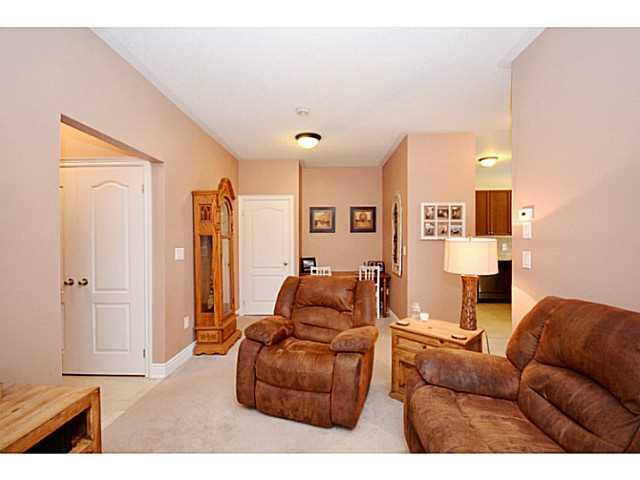 313 Greenwood Dr, House attached with 2 bedrooms, 2 bathrooms and null parking in Barrie ON | Image 6