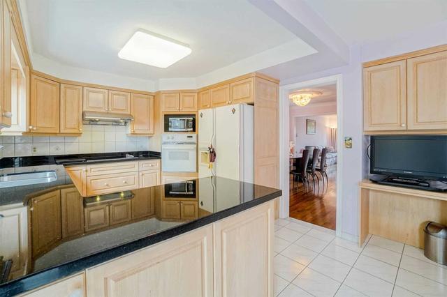 4221 Highgate Cres, House detached with 4 bedrooms, 4 bathrooms and 6 parking in Mississauga ON | Image 4
