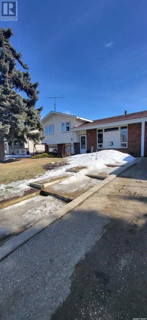 110 Tripp Road, House detached with 4 bedrooms, 3 bathrooms and null parking in Oxbow SK | Image 32