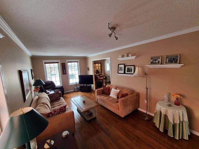 16 Hubbert Cres, House detached with 3 bedrooms, 3 bathrooms and 5 parking in Barrie ON | Image 26