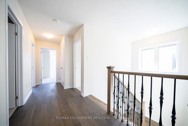 21 Bee Cres, House detached with 4 bedrooms, 4 bathrooms and 4 parking in Brantford ON | Image 7