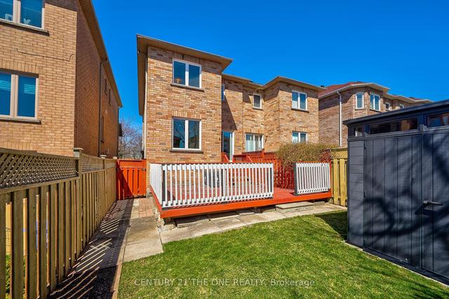 588 Dolly Bird Lane, House semidetached with 3 bedrooms, 4 bathrooms and 5 parking in Mississauga ON | Image 7