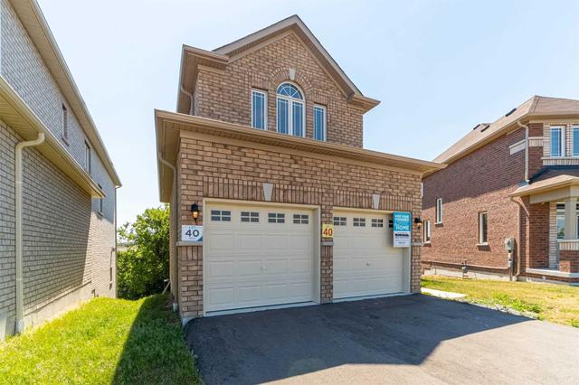 9 Highgrove Crt, House detached with 4 bedrooms, 3 bathrooms and 4 parking in Whitby ON | Image 1