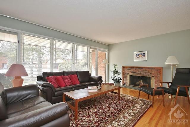 79 Tiffany Place, House detached with 3 bedrooms, 3 bathrooms and 3 parking in Ottawa ON | Image 6