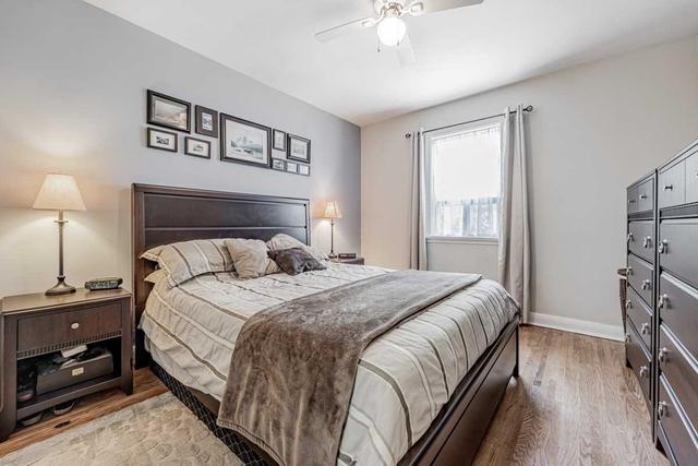 124 Phillip Ave, House detached with 2 bedrooms, 2 bathrooms and 3 parking in Toronto ON | Image 5