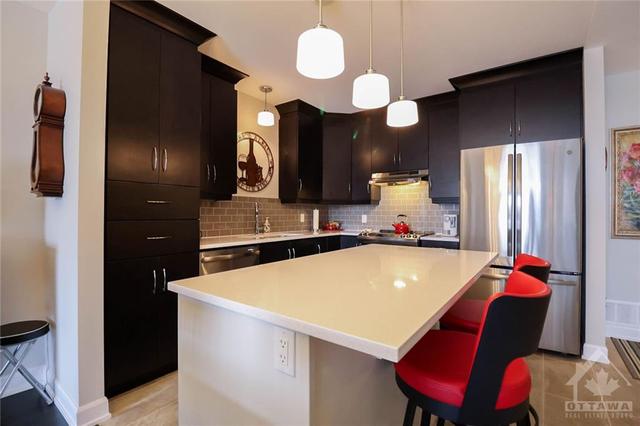 200 Equinox Drive, Condo with 2 bedrooms, 2 bathrooms and 1 parking in Russell ON | Image 5