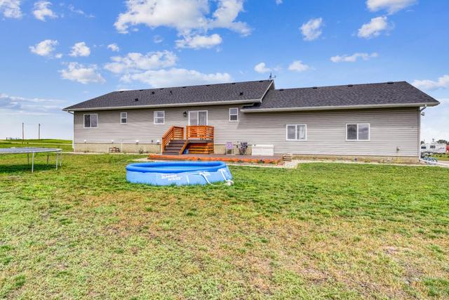 263021 Township Road 240, House detached with 3 bedrooms, 2 bathrooms and null parking in Calgary AB | Image 1
