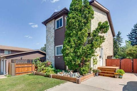 77 Goodall Avenue, House detached with 2 bedrooms, 2 bathrooms and 2 parking in Red Deer AB | Card Image