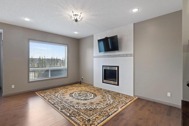 108 Nolanfield Way Nw, House detached with 4 bedrooms, 3 bathrooms and 4 parking in Calgary AB | Image 2