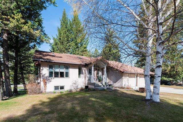 5135 Riverview Crescent, House detached with 4 bedrooms, 4 bathrooms and 4 parking in East Kootenay F BC | Image 2