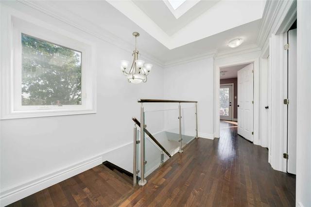 504 Cosburn Ave, House detached with 4 bedrooms, 3 bathrooms and 2 parking in Toronto ON | Image 5