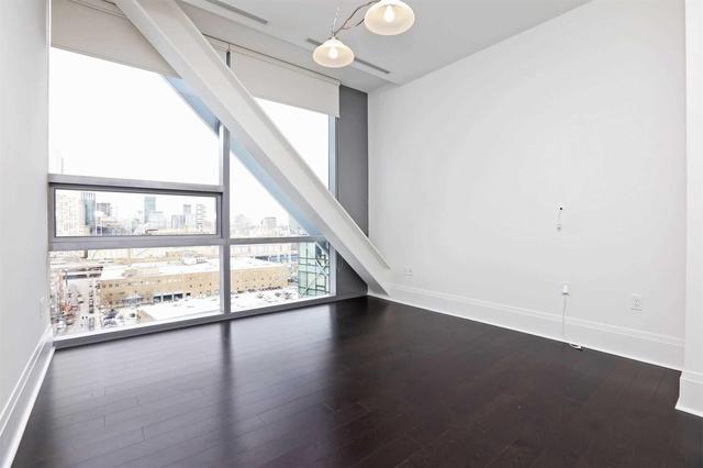Ph1404 - 29 Queens Quay E, Condo with 4 bedrooms, 4 bathrooms and 2 parking in Toronto ON | Image 17