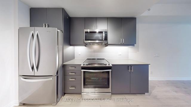 th43 - 1020 Portage Pkwy, Townhouse with 3 bedrooms, 2 bathrooms and 1 parking in Vaughan ON | Image 4