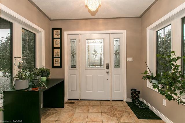 463004 24 Concession, House detached with 2 bedrooms, 1 bathrooms and 6 parking in Georgian Bluffs ON | Image 3