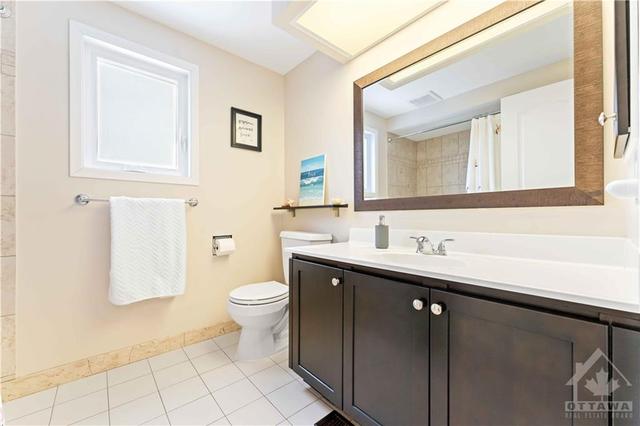 121 Hawk Crescent, House detached with 4 bedrooms, 4 bathrooms and 6 parking in Ottawa ON | Image 23