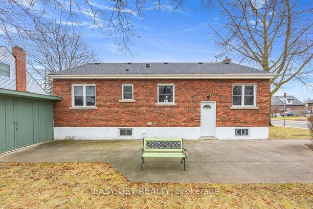 1 Bryant Crt, House detached with 3 bedrooms, 2 bathrooms and 5 parking in Hamilton ON | Image 31