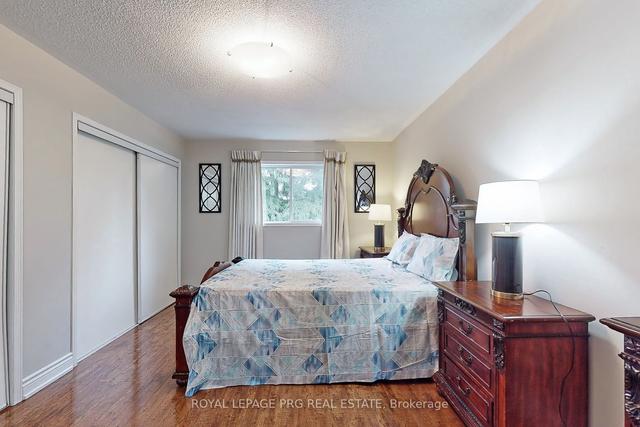 7241 Pallett Crt, House attached with 3 bedrooms, 4 bathrooms and 4 parking in Mississauga ON | Image 5