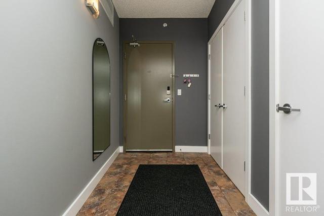 701 - 10028 119 St Nw, Condo with 2 bedrooms, 2 bathrooms and null parking in Edmonton AB | Image 9
