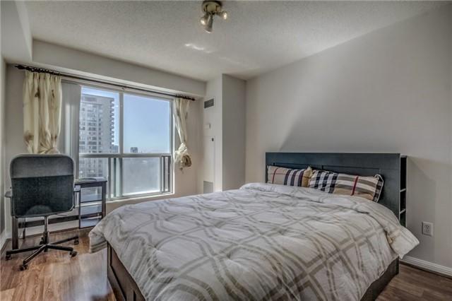 1003 - 23 Lorraine Dr, Condo with 3 bedrooms, 2 bathrooms and 1 parking in Toronto ON | Image 13