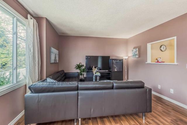 156 Deerview Way Se, Home with 3 bedrooms, 1 bathrooms and 1 parking in Calgary AB | Image 8