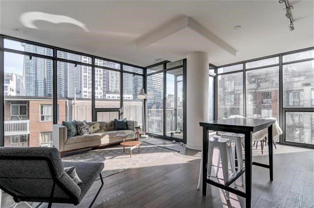 710 - 15 Beverley St, Condo with 2 bedrooms, 2 bathrooms and 1 parking in Toronto ON | Image 4