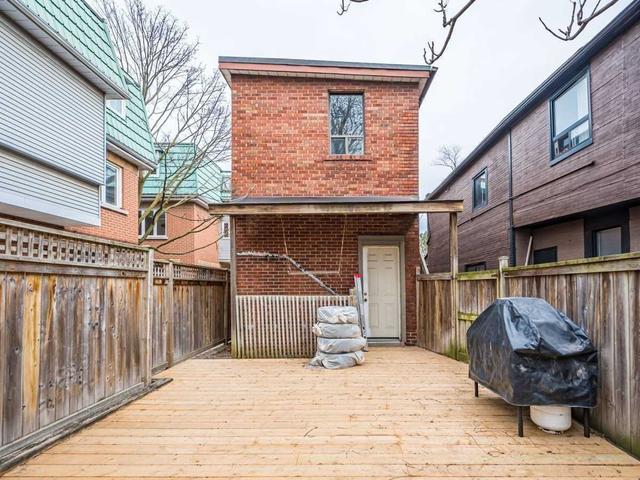 144 Clinton St, House detached with 3 bedrooms, 2 bathrooms and 2 parking in Toronto ON | Image 17