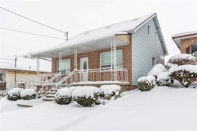 139 Wood St E, House detached with 4 bedrooms, 3 bathrooms and 10 parking in Hamilton ON | Image 1