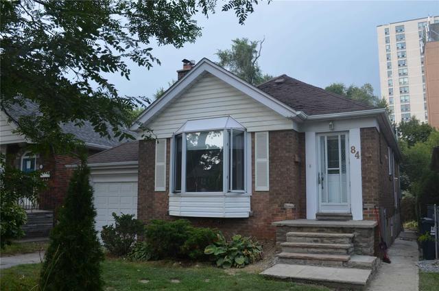 84 Fairleigh Cres, House detached with 2 bedrooms, 2 bathrooms and 3 parking in Toronto ON | Image 1