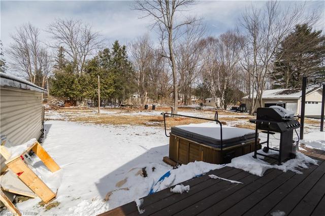 2452 Queensway Road, House detached with 3 bedrooms, 1 bathrooms and 3 parking in North Bay ON | Image 19