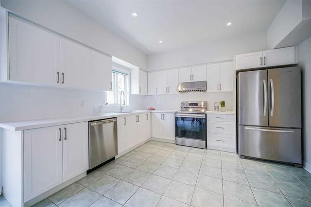 226 Yorkland St, House attached with 3 bedrooms, 4 bathrooms and 4 parking in Richmond Hill ON | Image 4
