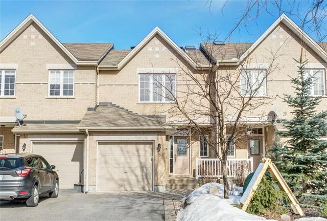 286 Tandalee Crescent, Townhouse with 2 bedrooms, 3 bathrooms and 3 parking in Ottawa ON | Image 1