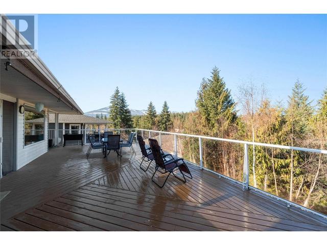 39 - 2592 Alpen Paradies Road, House detached with 4 bedrooms, 3 bathrooms and 2 parking in Columbia Shuswap C BC | Image 21
