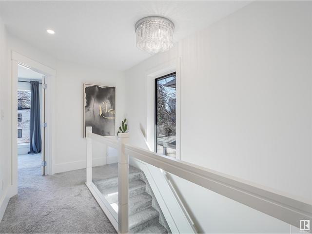 2 - 10426 126 St Nw, House semidetached with 4 bedrooms, 3 bathrooms and null parking in Edmonton AB | Image 23