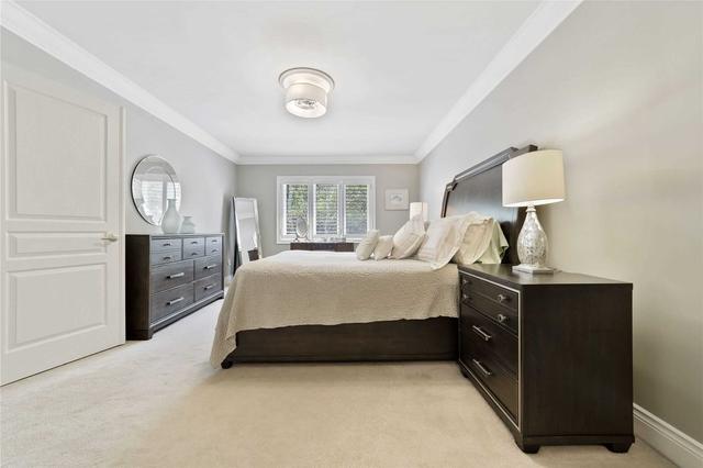 120 Westbury Crt, House attached with 4 bedrooms, 4 bathrooms and 6 parking in Richmond Hill ON | Image 14